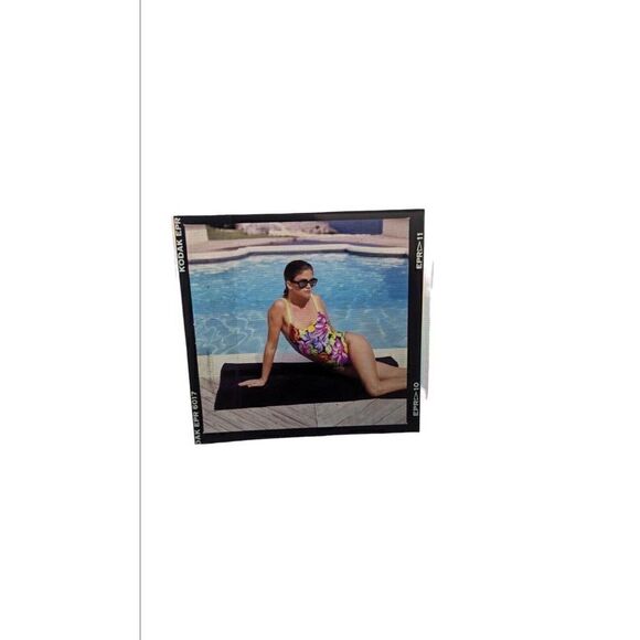 Kathy Ireland Photo Slide Swimsuit‎ Model Catalog Production Picture (A5) - Picture 1 of 1